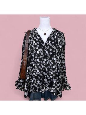 y2k monochromatic quirky whimsical artsy geometric accordion top